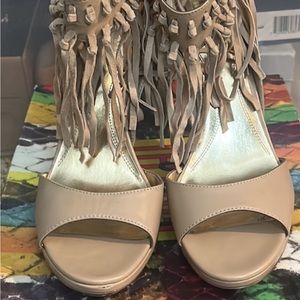 Carlos Falachi Amanda Heels